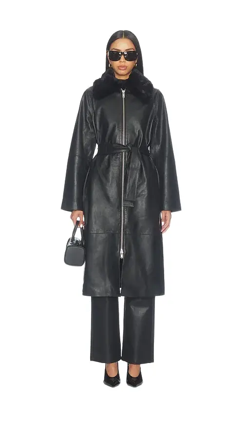 SAMSOE SAMSOE Sajuniper Shearling Coat