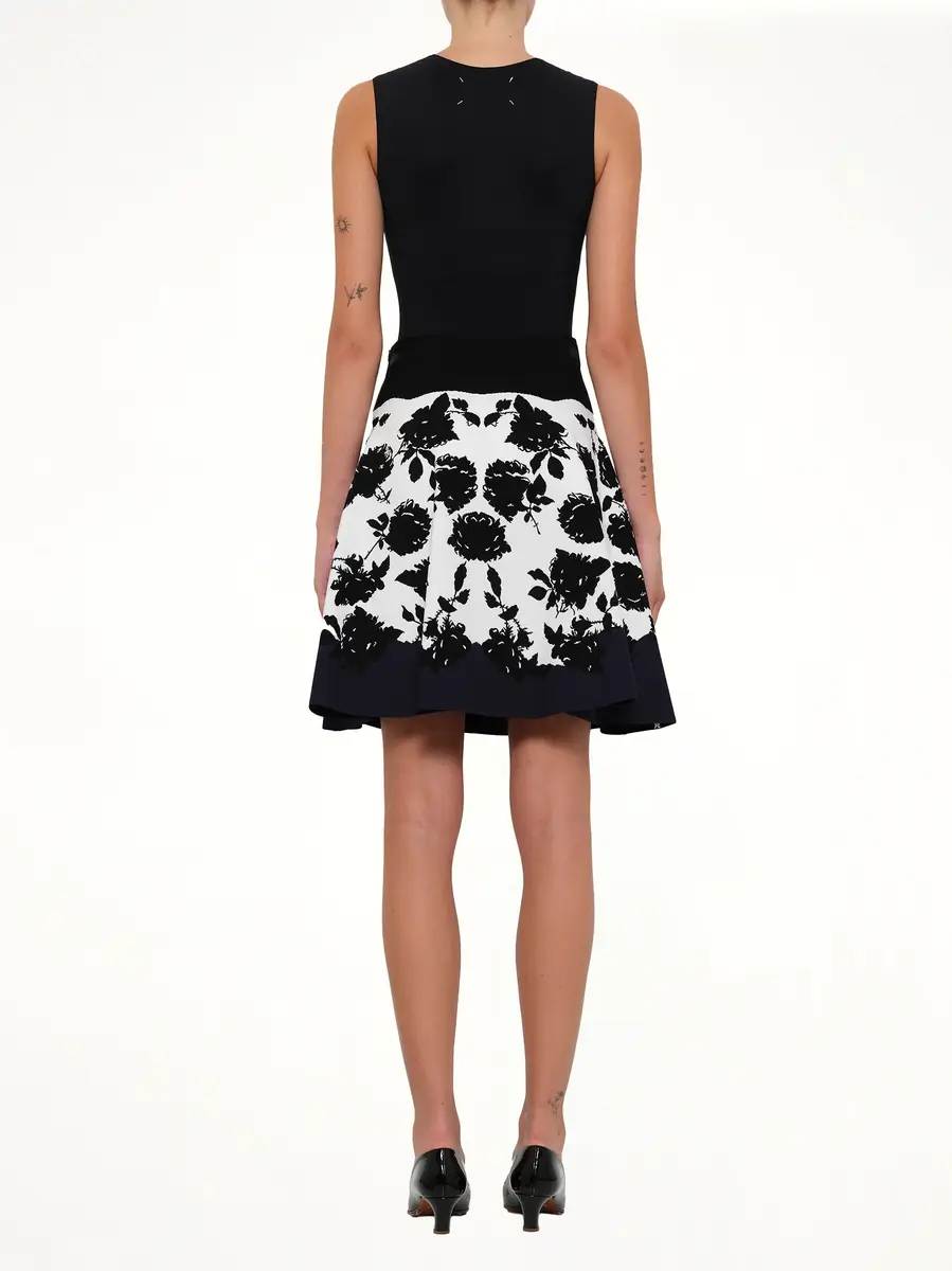 Alexander McQueen Rose Jacquard Mini Skirt in Ivory/black | Thumbnail 4 Alexander McQueen Rose Jacquard Mini Skirt in Ivory/black | Thumbnail 4