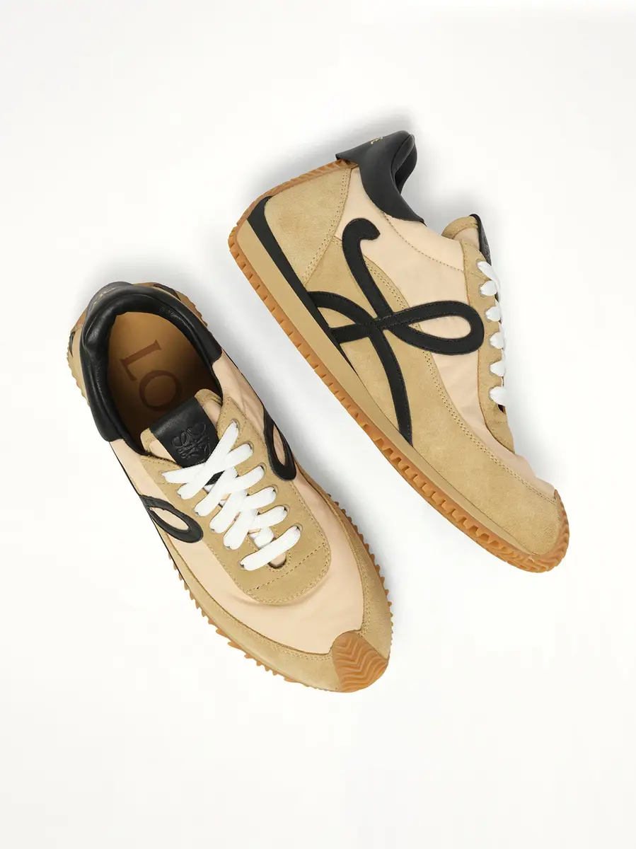Loewe Flow Runner 2.0 in Gold/black | Thumbnail 4 Loewe Flow Runner 2.0 in Gold/black | Thumbnail 4