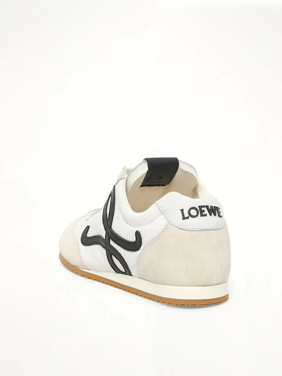 Loewe Ballet Runner 2.0 in White/black | Thumbnail 3