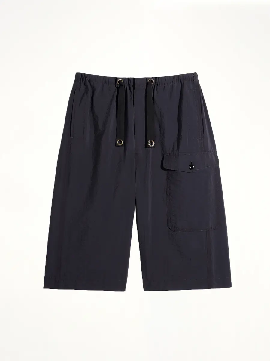Lemaire Cargo Easy Shorts in Squid Ink | Thumbnail 2