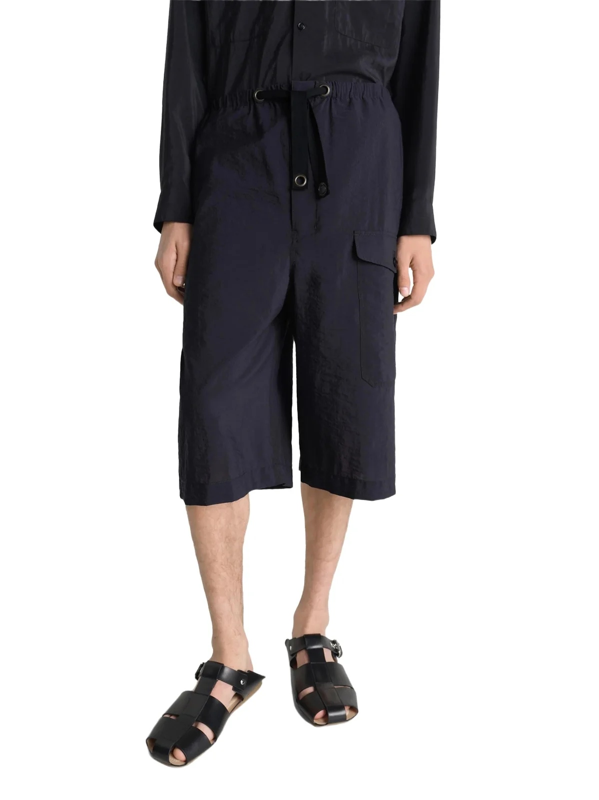 Lemaire Cargo Easy Shorts in Squid Ink
