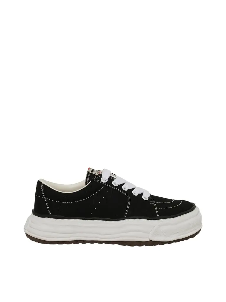 Maison MIHARA YASUHIRO Eric OG Sneaker in Black/white