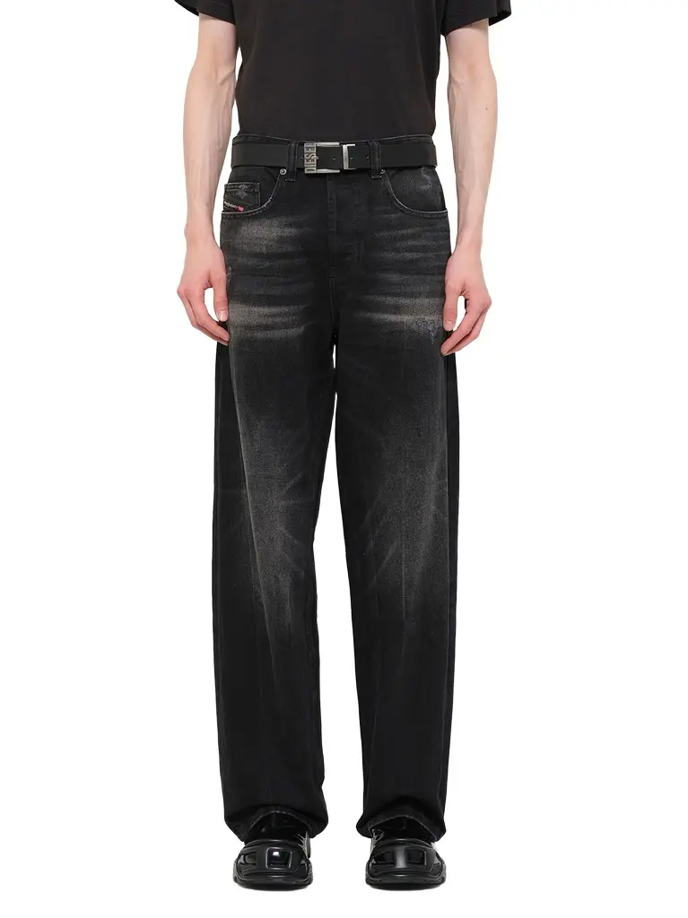 Diesel 2001 D-macro Relaxed Jeans in Washed Black
