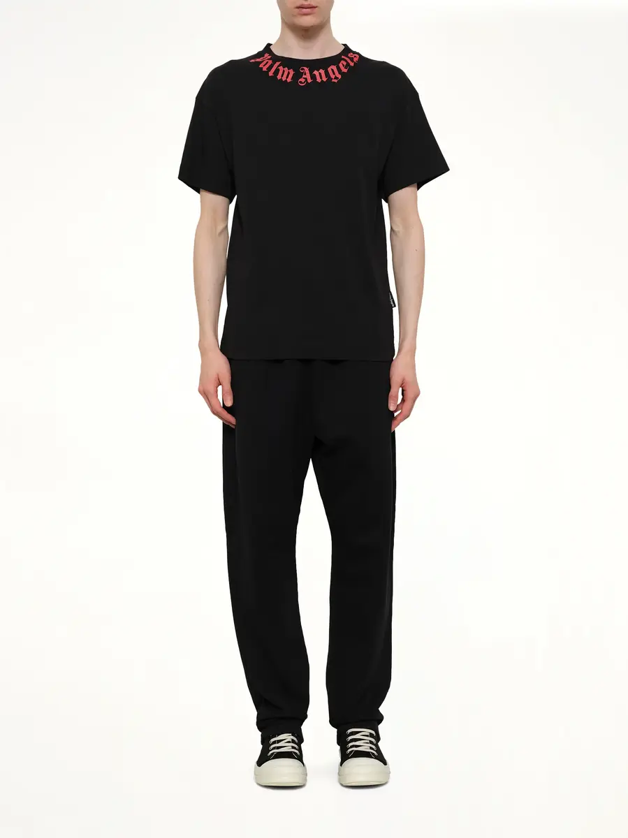 Palm Angels Neck Logo Regular T-shirt in Black/red | Thumbnail 7 Palm Angels Neck Logo Regular T-shirt in Black/red | Thumbnail 7