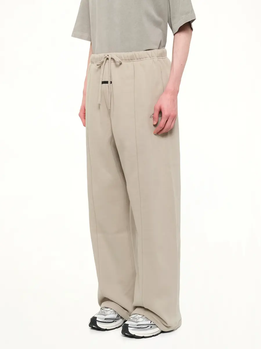 Fear of God Essentials Signature Lounge Sweatpant in Seal | Thumbnail 3