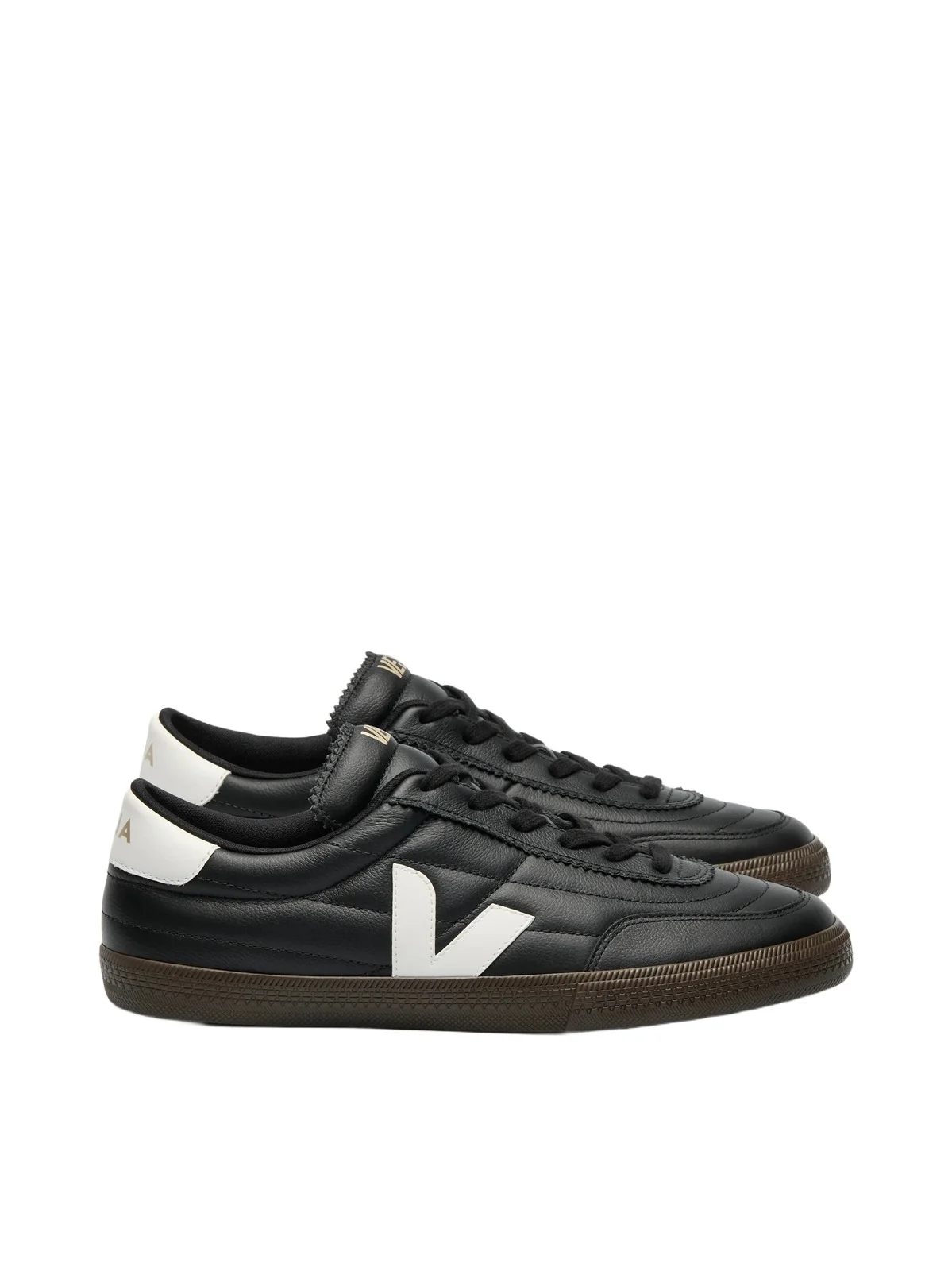 Veja Panenka Sneaker in Black/white
