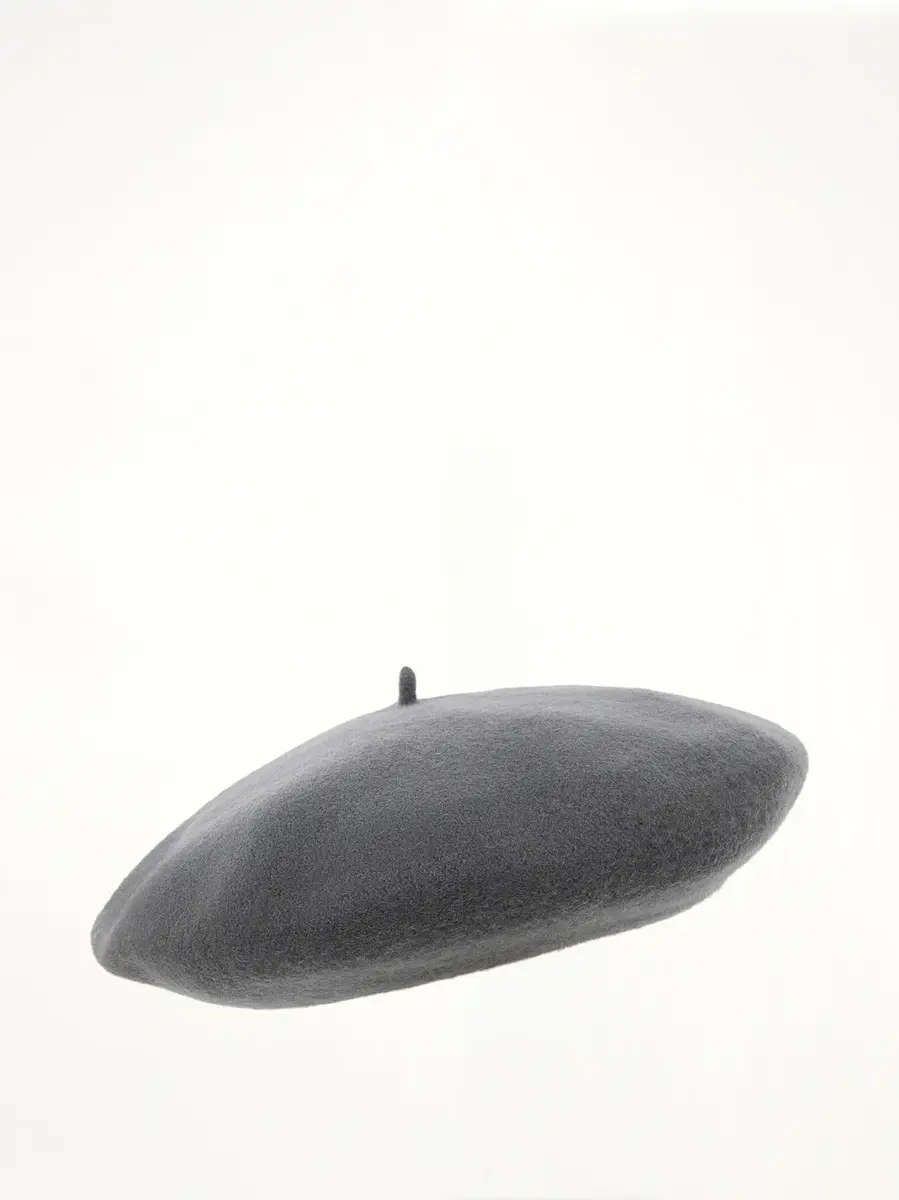 Maison Margiela 4-stitch Wool Beret Hat in Carbon Grey | Thumbnail 2