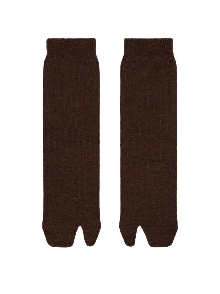 Maison Margiela Tabi Socks Short in Tobacco