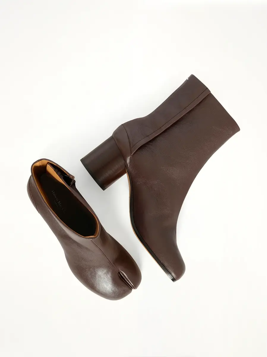 Maison Margiela Tabi Ankle Boots 6cm in Moka | Thumbnail 4 Maison Margiela Tabi Ankle Boots 6cm in Moka | Thumbnail 4
