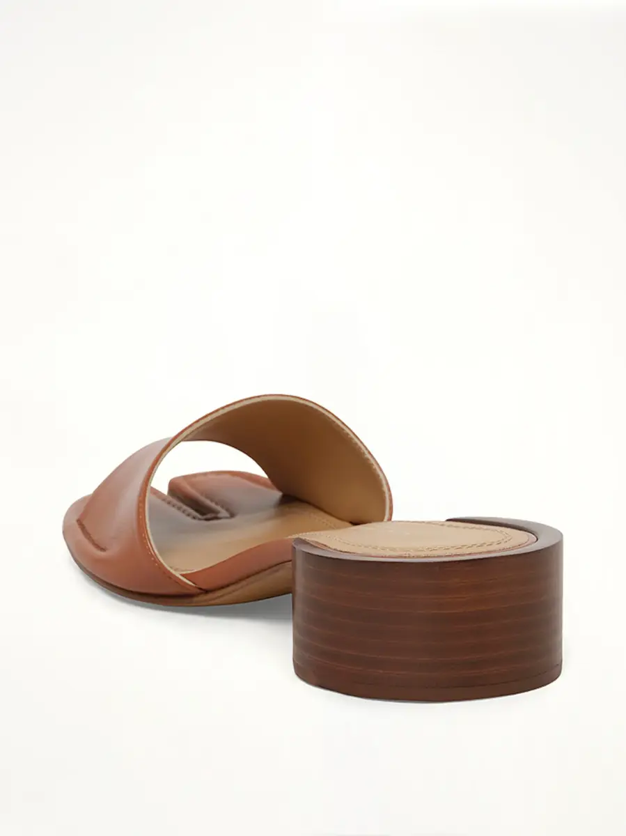 Maison Margiela Tabi Sandals H30 in Ambra | Thumbnail 3 Maison Margiela Tabi Sandals H30 in Ambra | Thumbnail 3