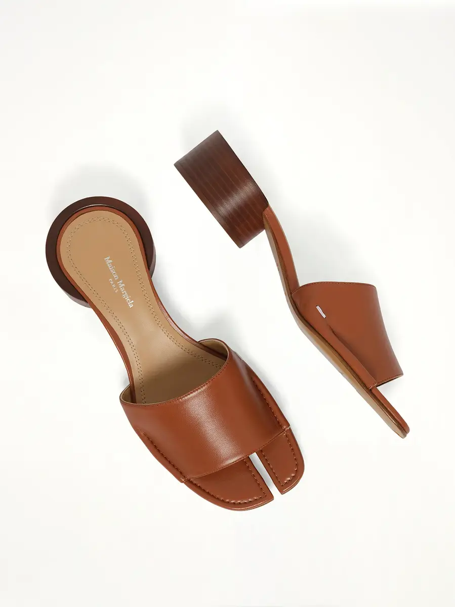 Maison Margiela Tabi Sandals H30 in Ambra | Thumbnail 4 Maison Margiela Tabi Sandals H30 in Ambra | Thumbnail 4