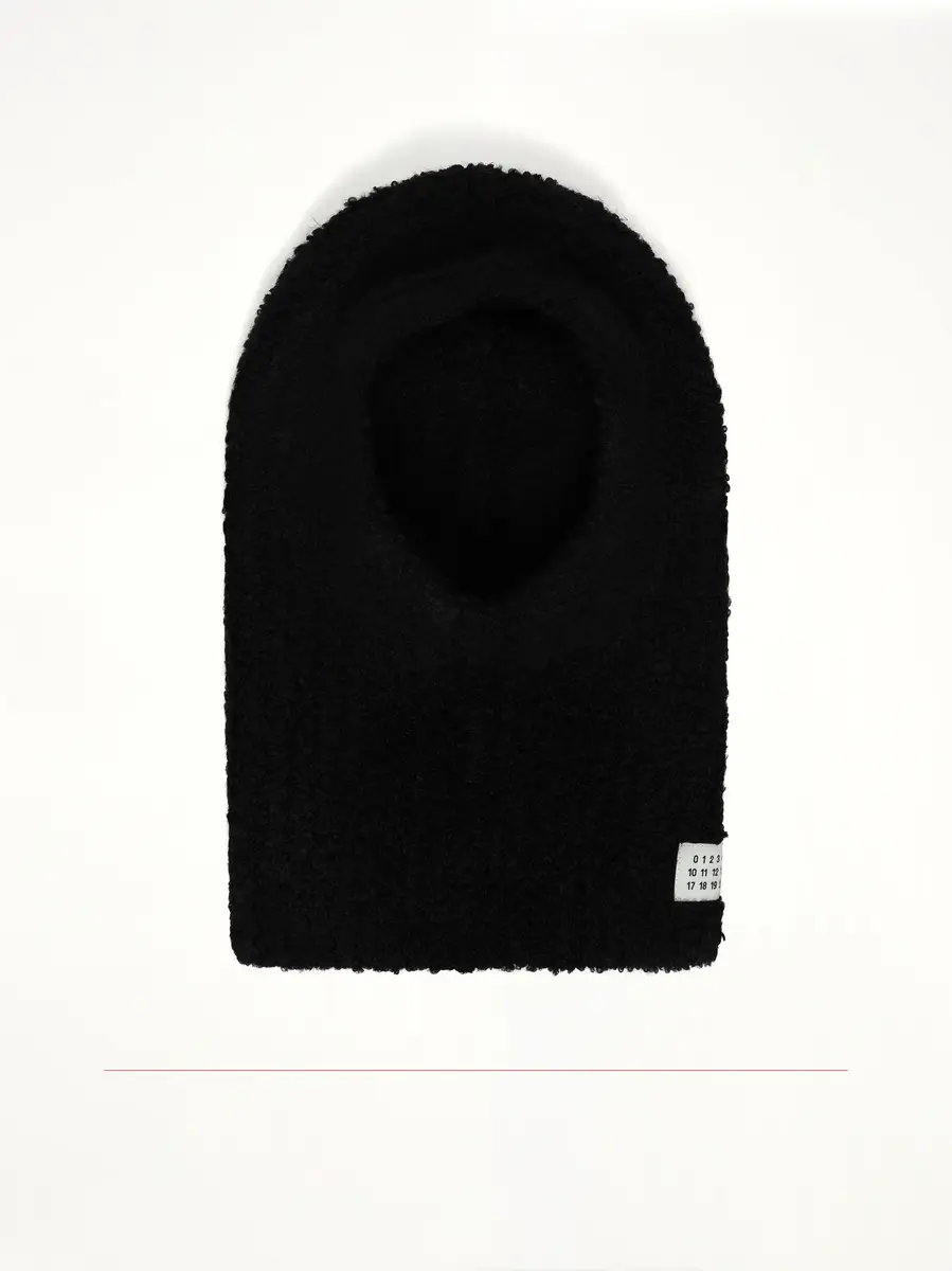 MM6 MAISON MARGIELA Logo Patch Boucle Hood | Thumbnail 2 MM6 MAISON MARGIELA Logo Patch Boucle Hood | Thumbnail 2