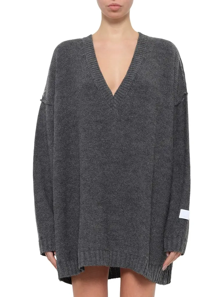 V-neck Sweater in Grey Melange V-neck Sweater in Grey Melange