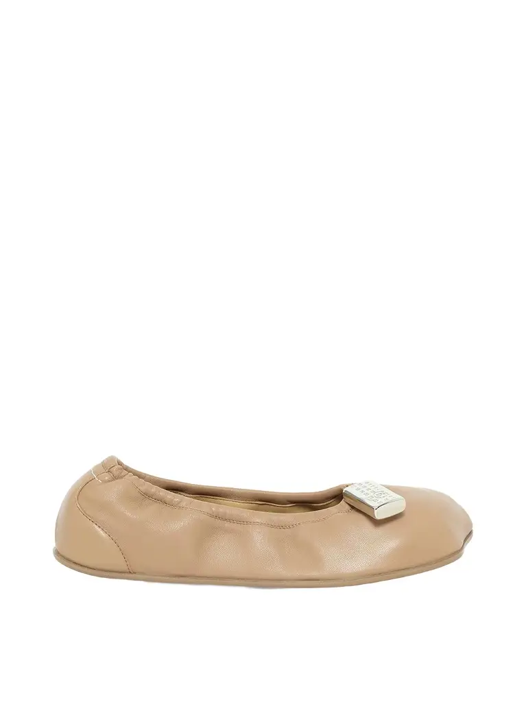 MM6 MAISON MARGIELA Lock Ballet Shoe in Tawny Birch