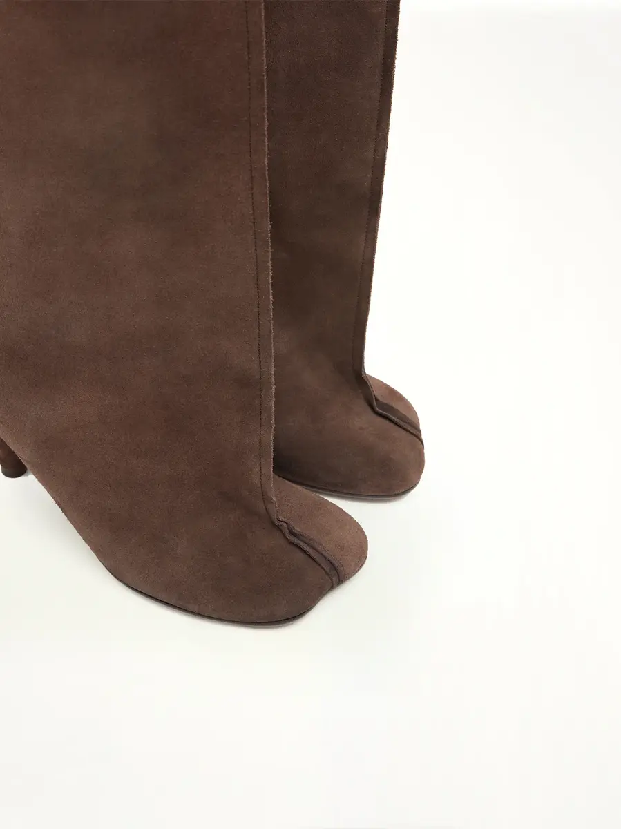 MM6 MAISON MARGIELA Knee-high Boot in Dark Brown | Thumbnail 5 MM6 MAISON MARGIELA Knee-high Boot in Dark Brown | Thumbnail 5