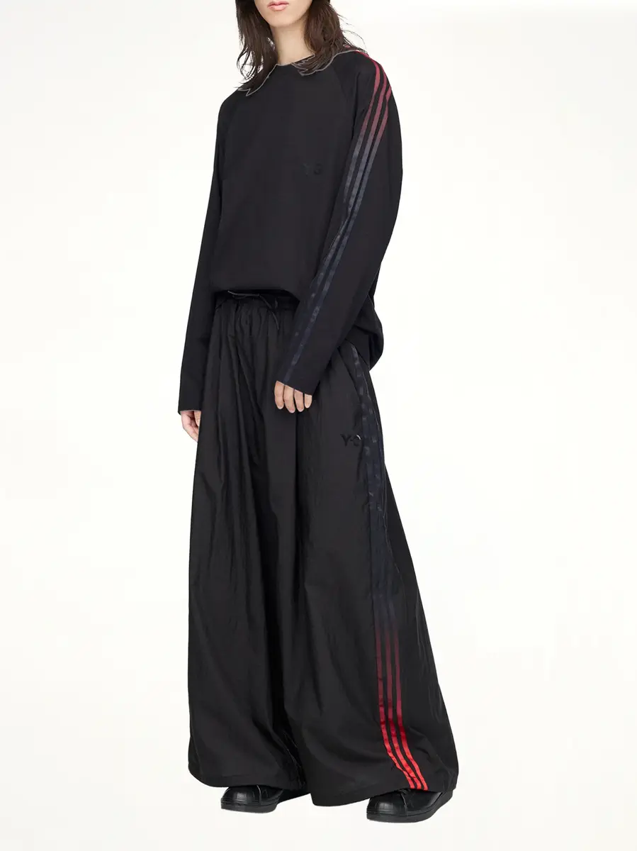 Y-3 Gradient 3 Stripe LS T-shirt in Black/red | Thumbnail 4 Y-3 Gradient 3 Stripe LS T-shirt in Black/red | Thumbnail 4