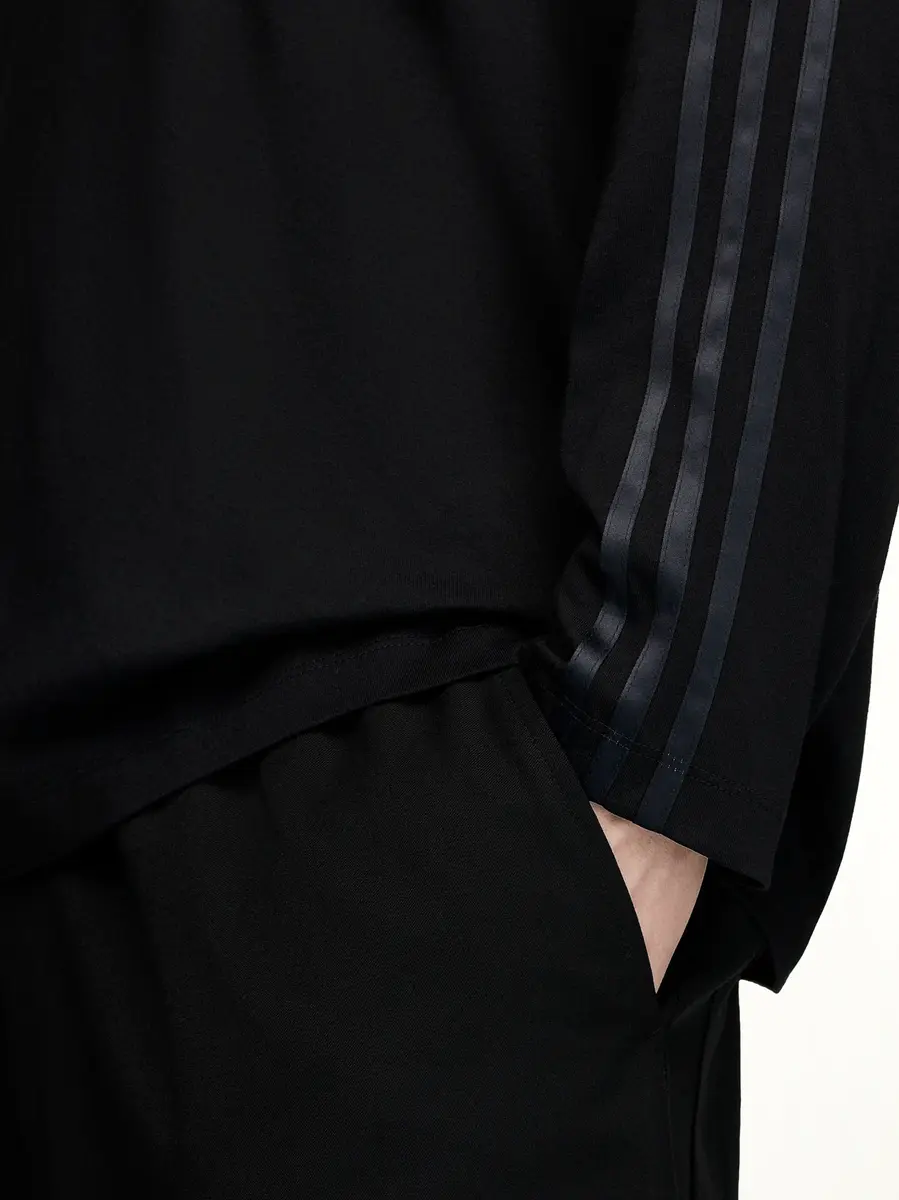 Y-3 Gradient 3 Stripe LS T-shirt in Black/red | Thumbnail 8 Y-3 Gradient 3 Stripe LS T-shirt in Black/red | Thumbnail 8