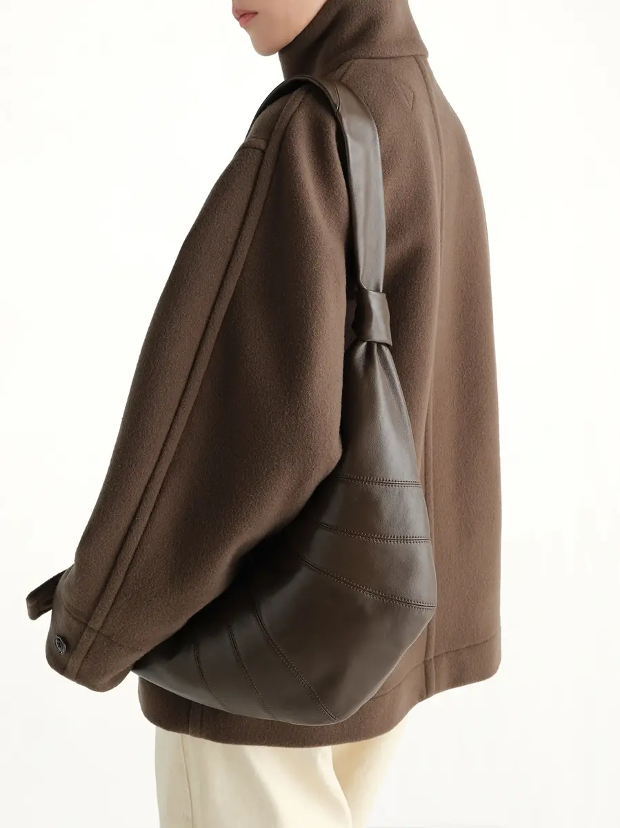 Lemaire Croissant Medium Soft Nappa Leather Bag in Otter | Thumbnail 4 Lemaire Croissant Medium Soft Nappa Leather Bag in Otter | Thumbnail 4