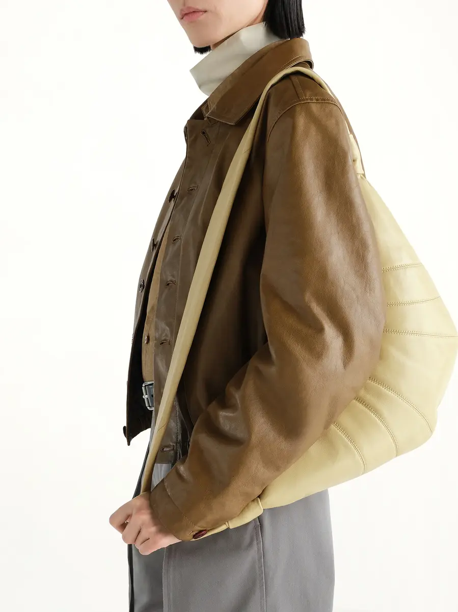 Lemaire Croissant Medium Soft Nappa Leather Bag in Sesame | Thumbnail 4 Lemaire Croissant Medium Soft Nappa Leather Bag in Sesame | Thumbnail 4