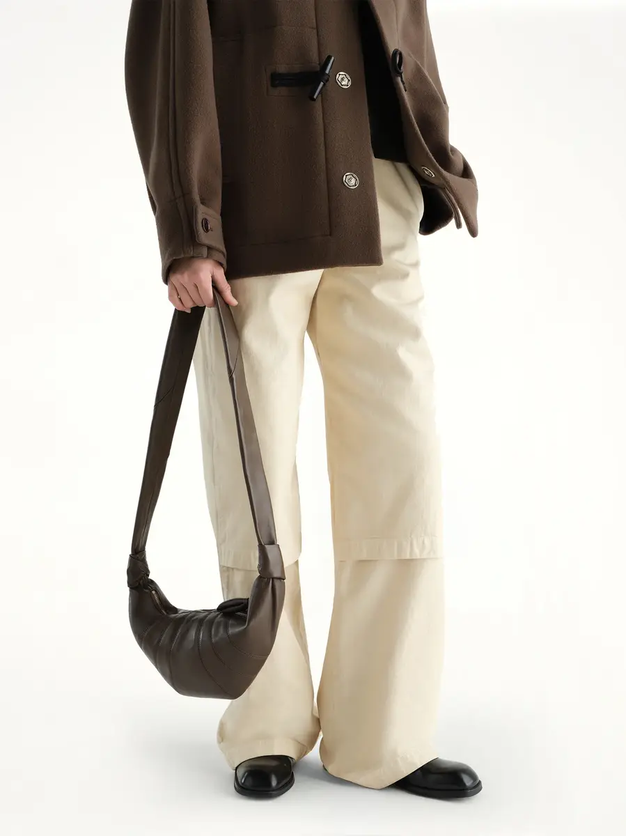 Lemaire Croissant Small Soft Nappa Leather Bag in Otter | Thumbnail 4 Lemaire Croissant Small Soft Nappa Leather Bag in Otter | Thumbnail 4