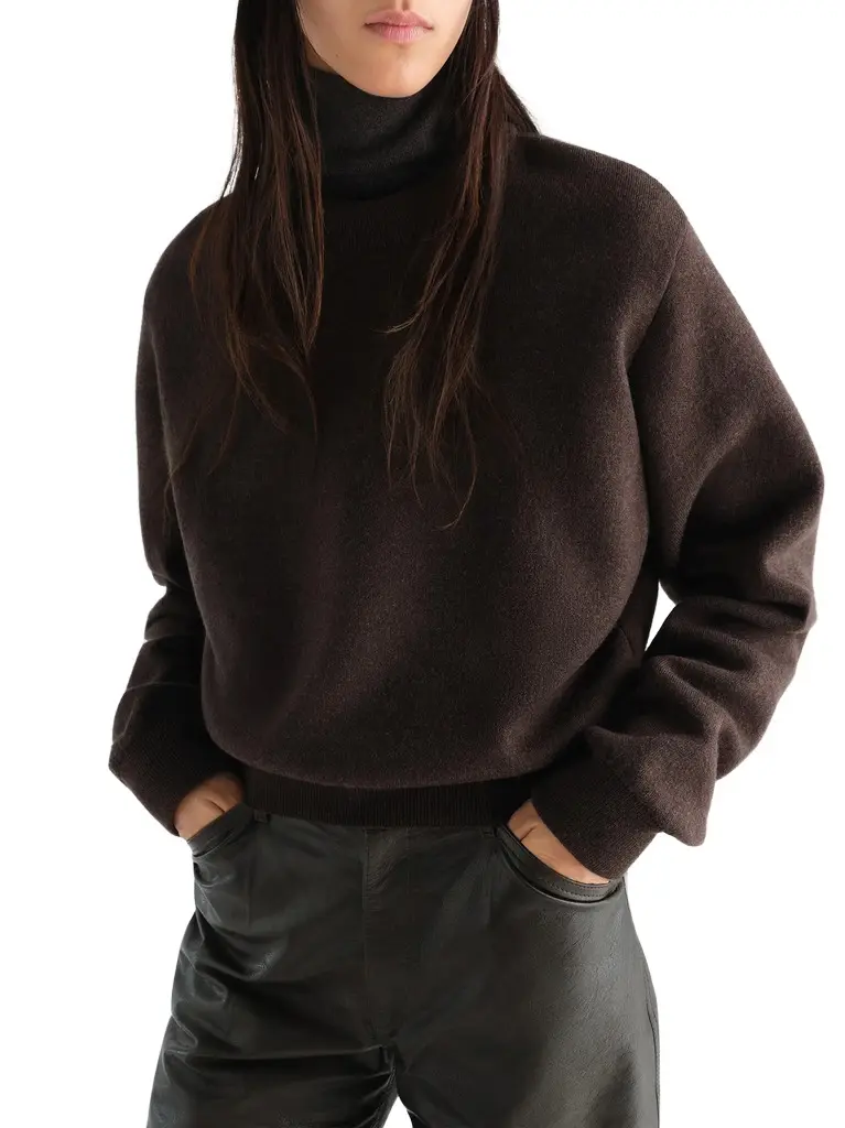 Lemaire Short Sweatshirt in Ganache