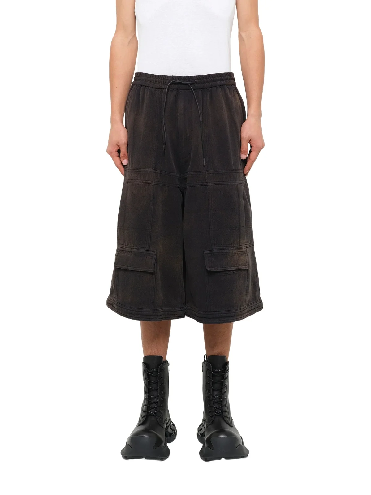 Rustic Denim Double‑Pocket Shorts