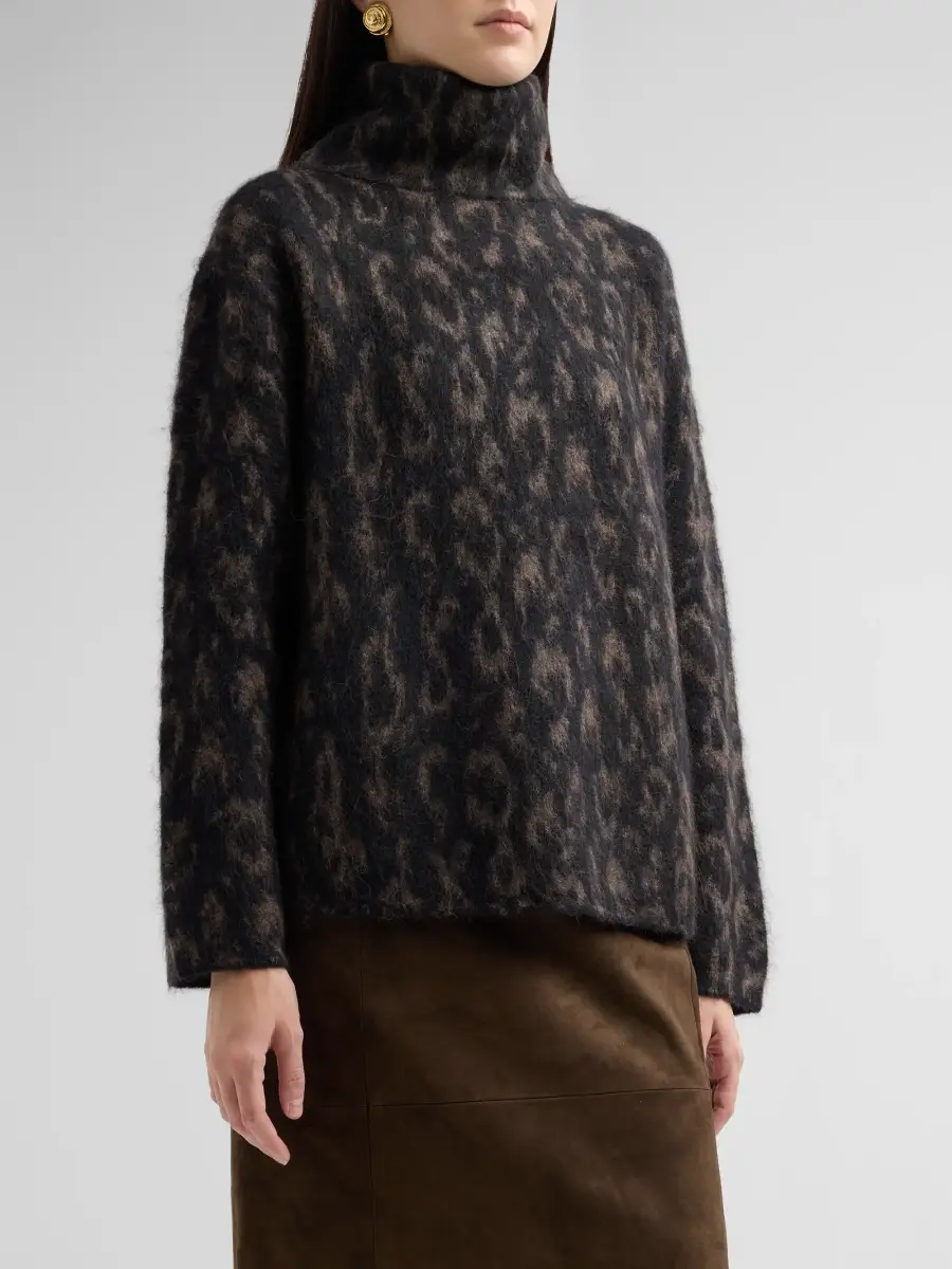 Vince Women's Leopard-Jacquard Oversized Turtleneck Sweater | Thumbnail 4 Vince Women's Leopard-Jacquard Oversized Turtleneck Sweater | Thumbnail 4