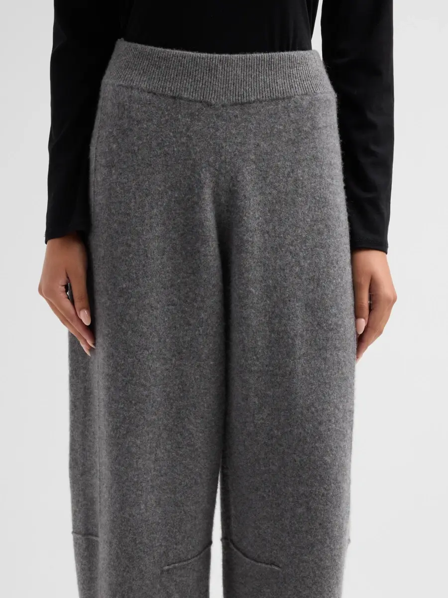Guest In Residence Women's Wool-Cashmere Knit Barrel-Leg Pants | Thumbnail 5 Guest In Residence Women's Wool-Cashmere Knit Barrel-Leg Pants | Thumbnail 5