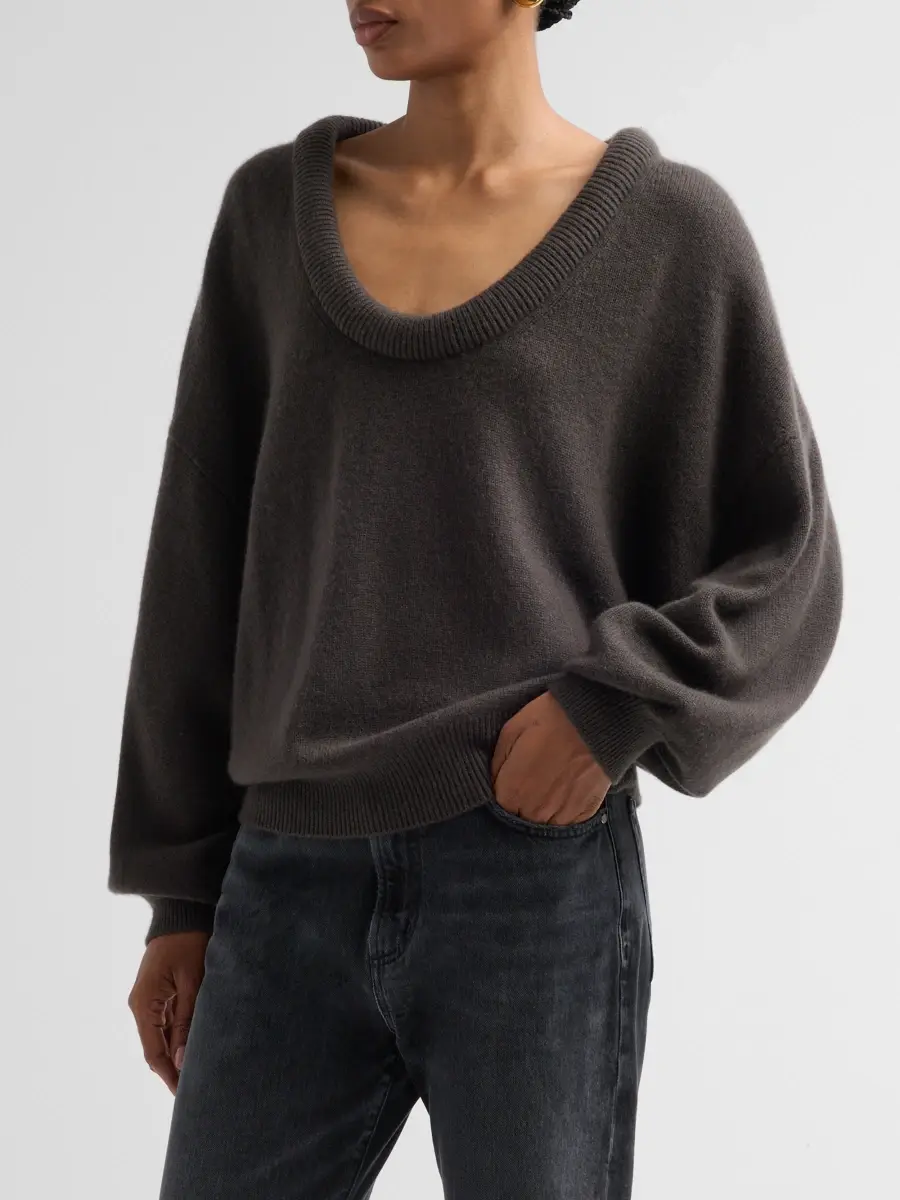Lisa Yang Women's Doria Cashmere Scoopneck Sweater | Thumbnail 4 Lisa Yang Women's Doria Cashmere Scoopneck Sweater | Thumbnail 4