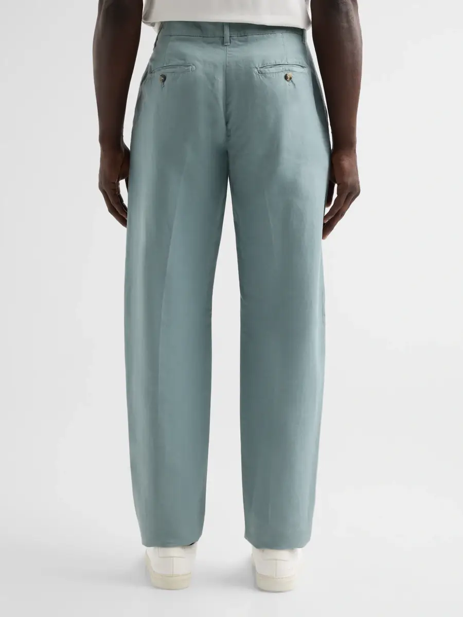 Isaia Men's Cotton-Linen-Blend Crease-Front Pants | Thumbnail 3