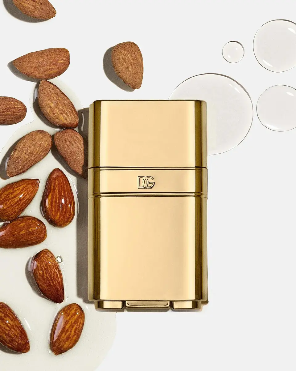 Dolce & Gabbana Beauty Glazelighter Glowpalescent All Over Highlighter | Thumbnail 6 Dolce & Gabbana Beauty Glazelighter Glowpalescent All Over Highlighter | Thumbnail 6
