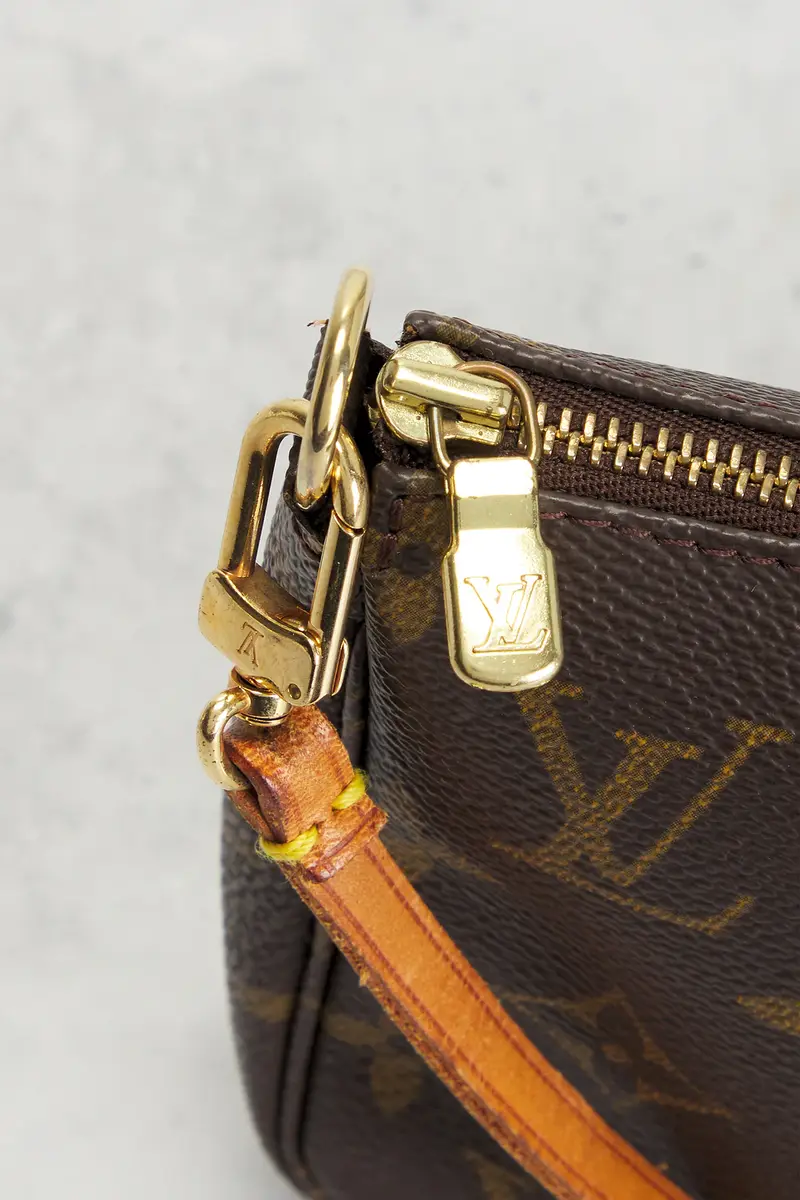 Louis Vuitton Louis Vuitton Monogram Pochette Accessoires Shoulder Bag | Thumbnail 5 Louis Vuitton Louis Vuitton Monogram Pochette Accessoires Shoulder Bag | Thumbnail 5