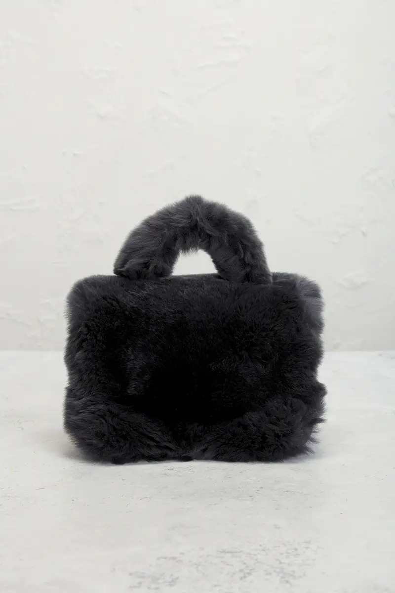 Chanel Chanel Rabbit Fur Metiers D'Art Handbag | Thumbnail 3 Chanel Chanel Rabbit Fur Metiers D'Art Handbag | Thumbnail 3