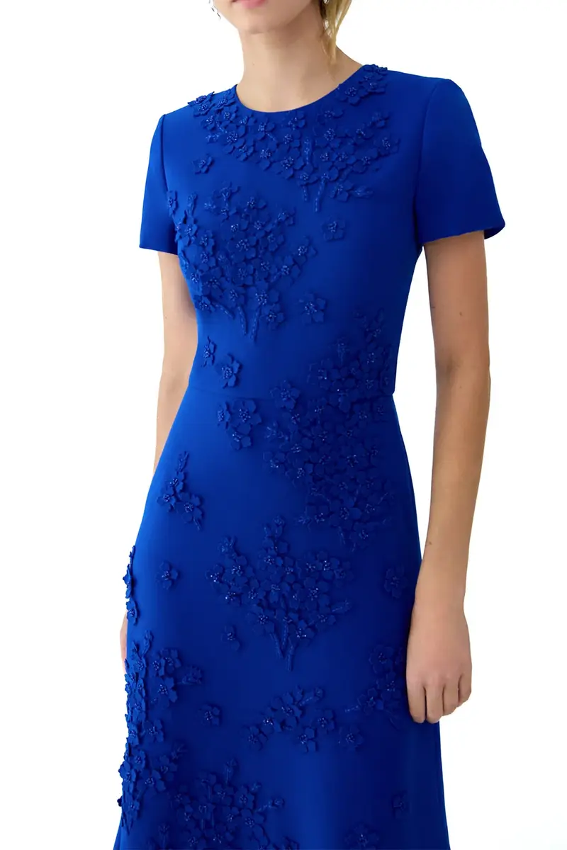 Carolina Herrera Embroidered Floral Short Sleeve Gown | Thumbnail 3