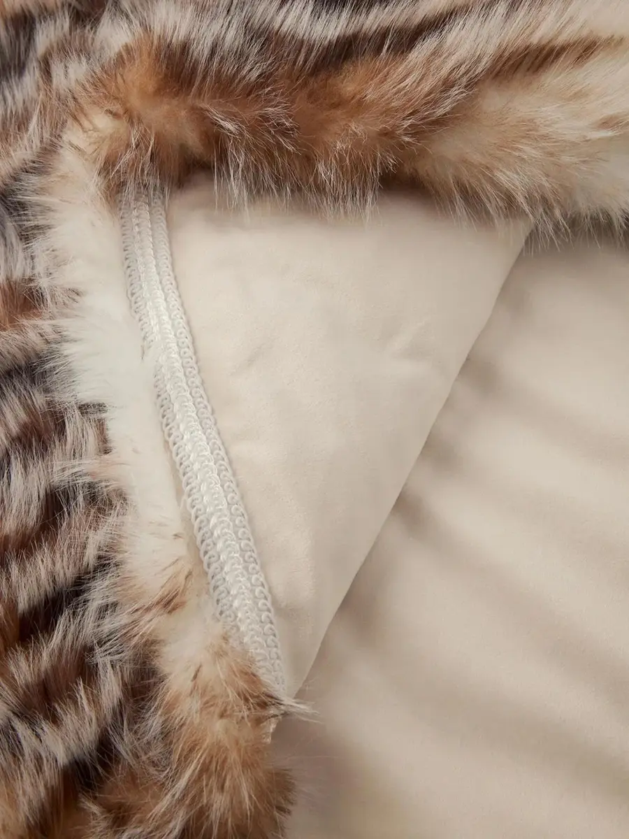 Gorski Fox-Print Faux-Fur Throw Blanket | Thumbnail 2 Gorski Fox-Print Faux-Fur Throw Blanket | Thumbnail 2
