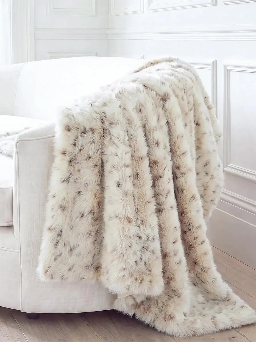 Gorski Lynx-Print Faux-Fur Throw Blanket | Thumbnail 3 Gorski Lynx-Print Faux-Fur Throw Blanket | Thumbnail 3