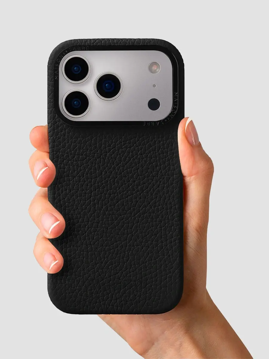 MAISON de SABRÉ Leather Phone Case (iPhone 18 Pro) | Thumbnail 4 MAISON de SABRÉ Leather Phone Case (iPhone 18 Pro) | Thumbnail 4