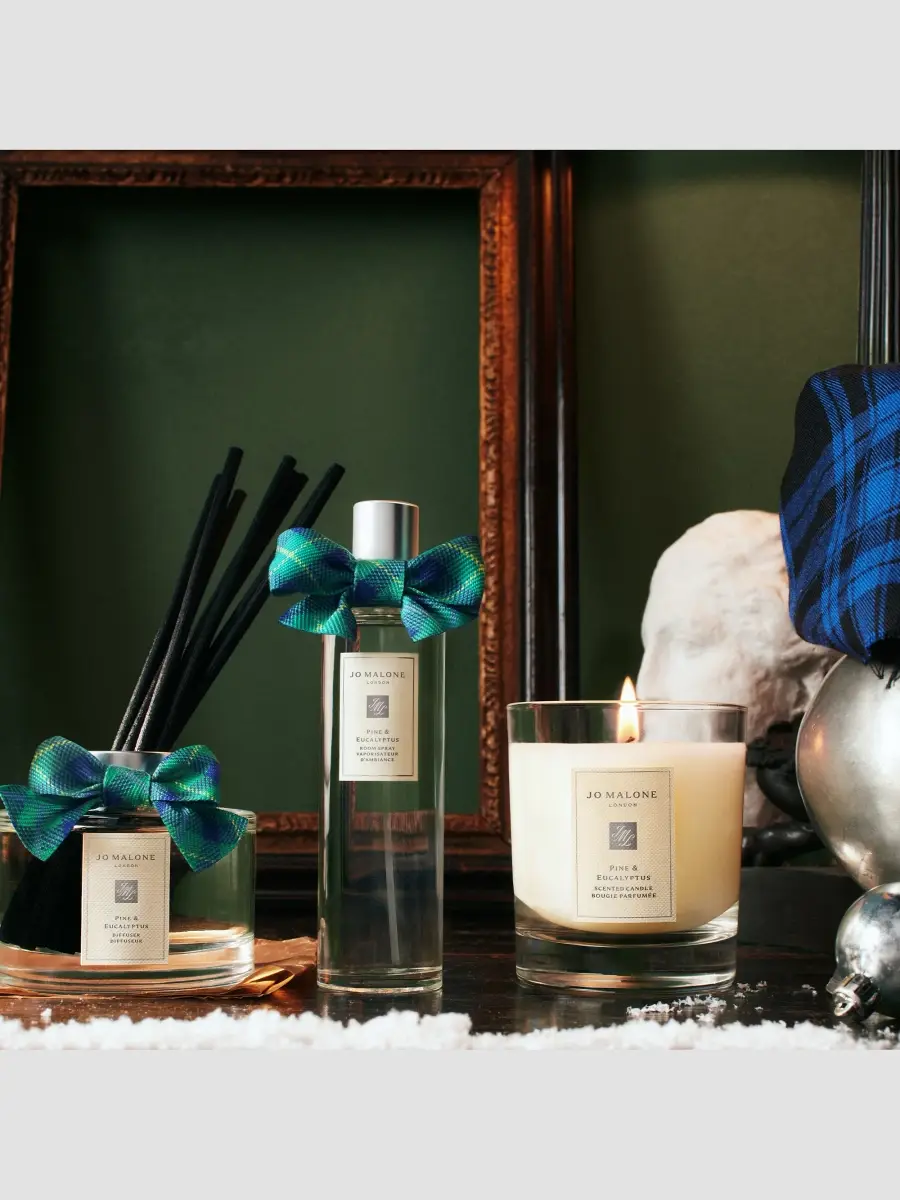 Jo Malone London Limited-Edition Pine & Eucalyptus Scented Home Candle | Thumbnail 3 Jo Malone London Limited-Edition Pine & Eucalyptus Scented Home Candle | Thumbnail 3
