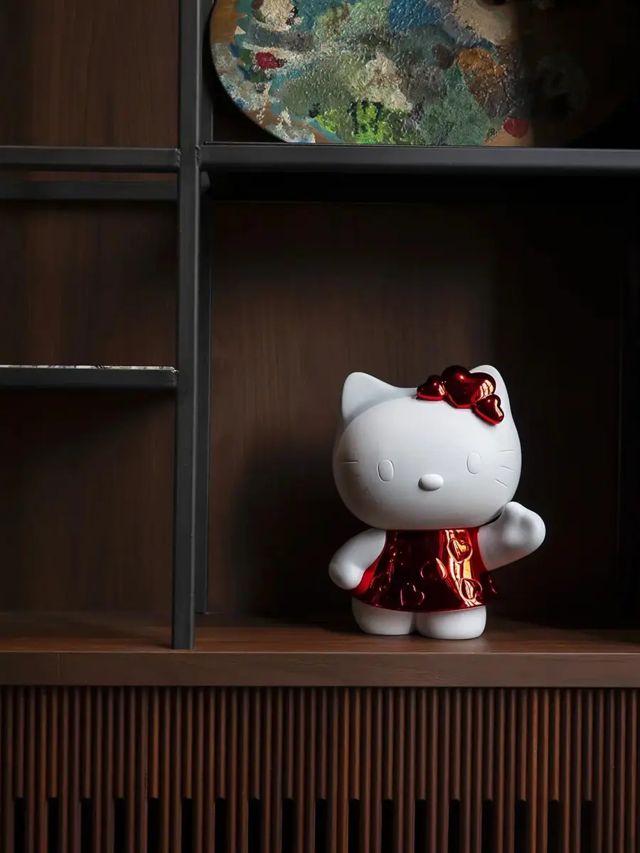 LEBLON DELIENNE Hello Kitty Heart Figurine | Thumbnail 4 LEBLON DELIENNE Hello Kitty Heart Figurine | Thumbnail 4