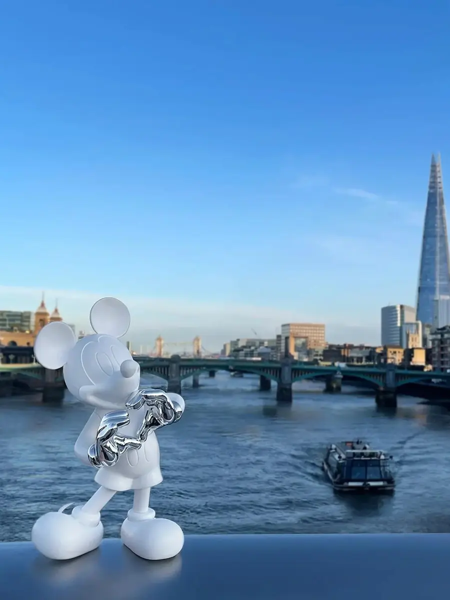 LEBLON DELIENNE Kelly Hoppen x Mickey With Love Small Figurine | Thumbnail 4 LEBLON DELIENNE Kelly Hoppen x Mickey With Love Small Figurine | Thumbnail 4