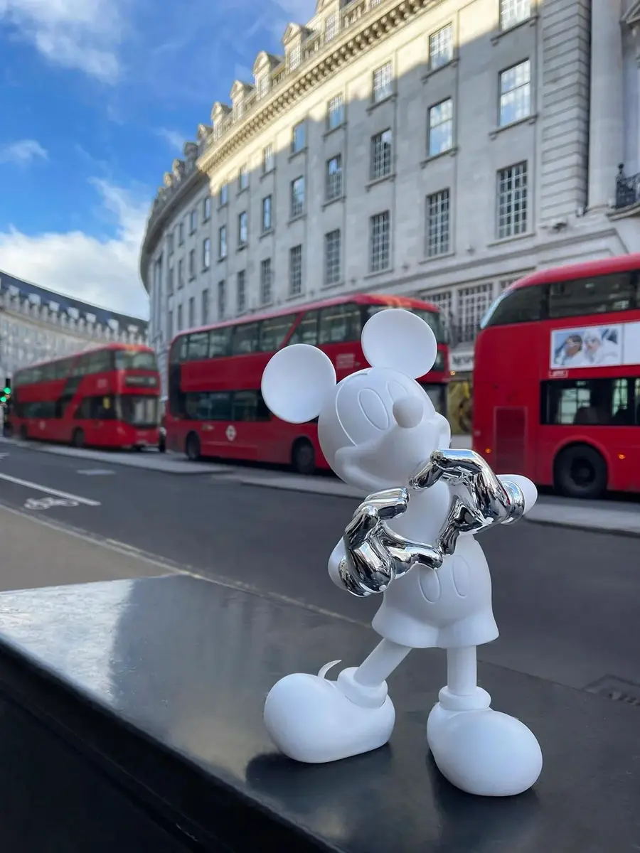 LEBLON DELIENNE Kelly Hoppen x Mickey With Love Small Figurine | Thumbnail 5 LEBLON DELIENNE Kelly Hoppen x Mickey With Love Small Figurine | Thumbnail 5