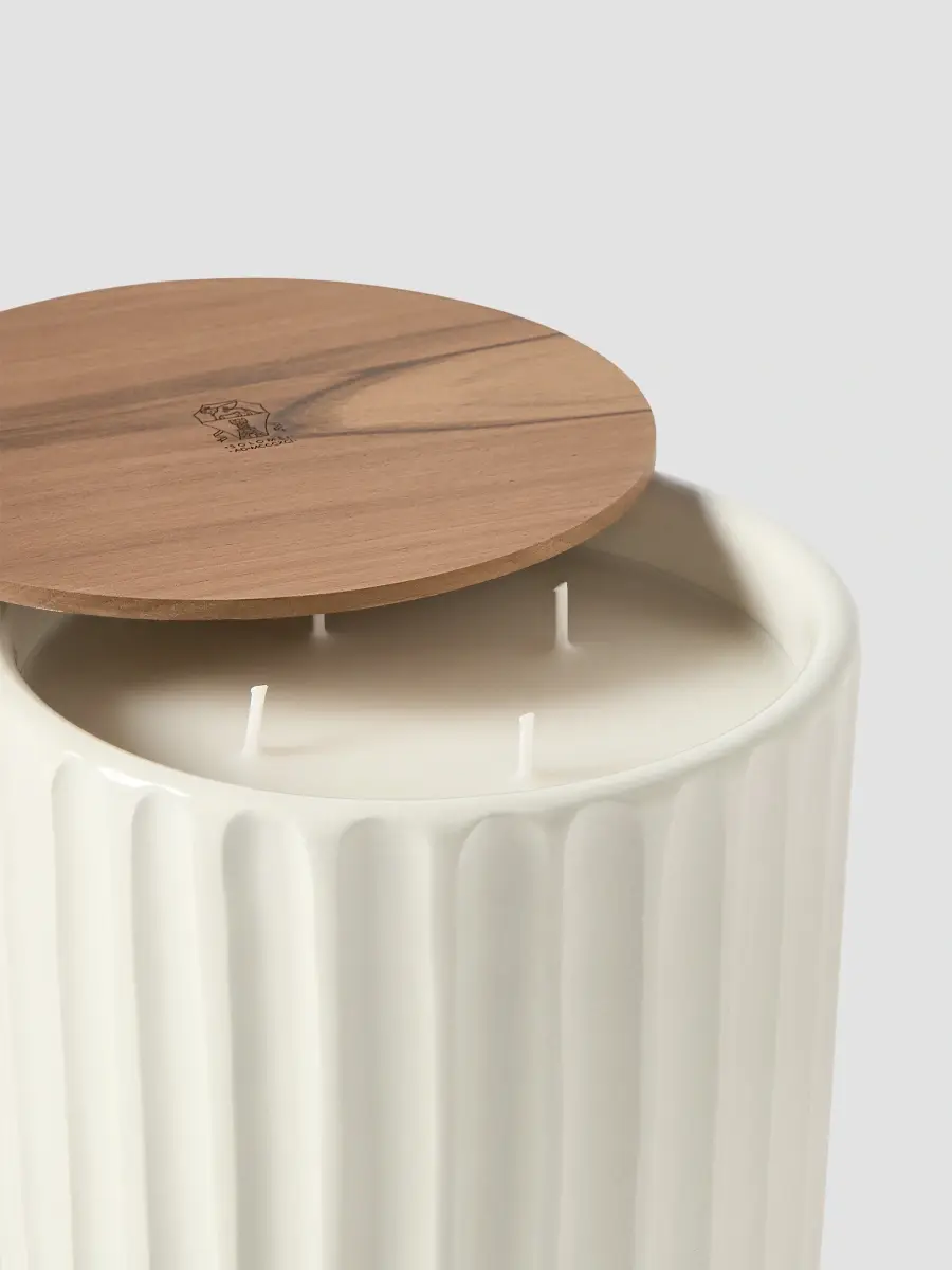 Brunello Cucinelli Large Scented Candle in Ridged Ceramic Vessel | Thumbnail 3 Brunello Cucinelli Large Scented Candle in Ridged Ceramic Vessel | Thumbnail 3