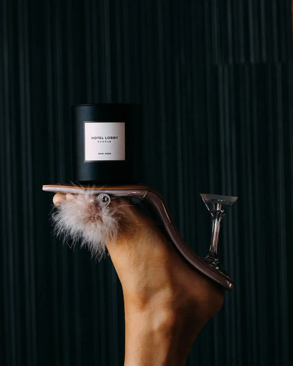 Hotel Lobby Candle New York Candle, 275g | Thumbnail 4 Hotel Lobby Candle New York Candle, 275g | Thumbnail 4