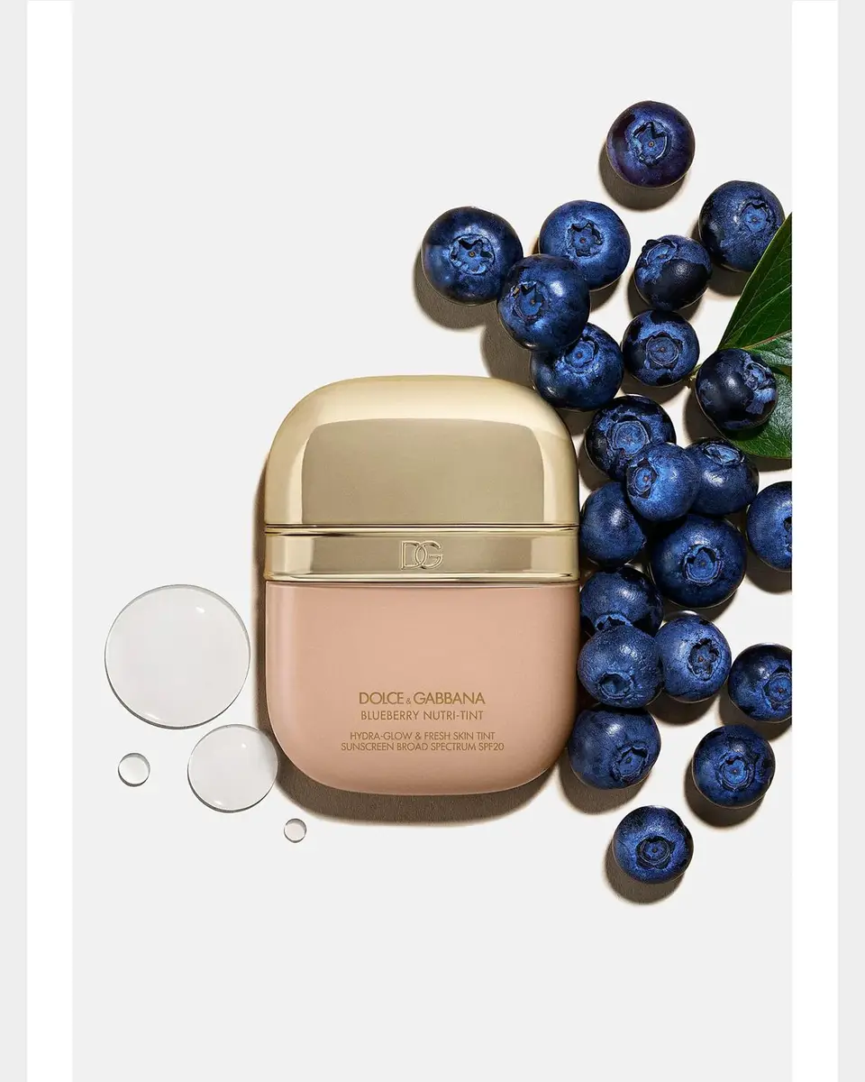 Dolce & Gabbana Beauty Blueberry Nutri-Tint Skin Tint SPF 20 | Thumbnail 4 Dolce & Gabbana Beauty Blueberry Nutri-Tint Skin Tint SPF 20 | Thumbnail 4