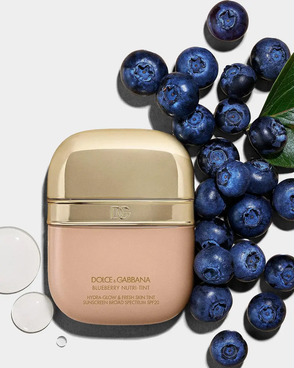 Dolce & Gabbana Beauty Blueberry Nutri-Tint Skin Tint SPF 20 | Thumbnail 4 Dolce & Gabbana Beauty Blueberry Nutri-Tint Skin Tint SPF 20 | Thumbnail 4
