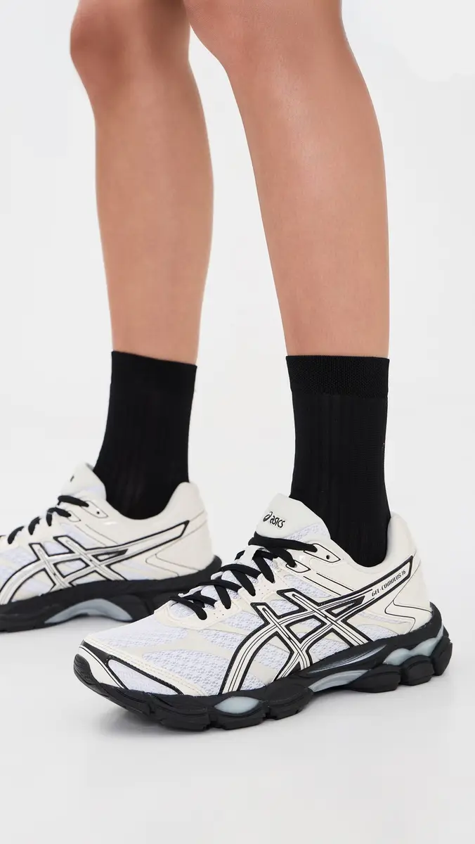 Asics Gel-Cumulus 16 Sneakers | Thumbnail 3
