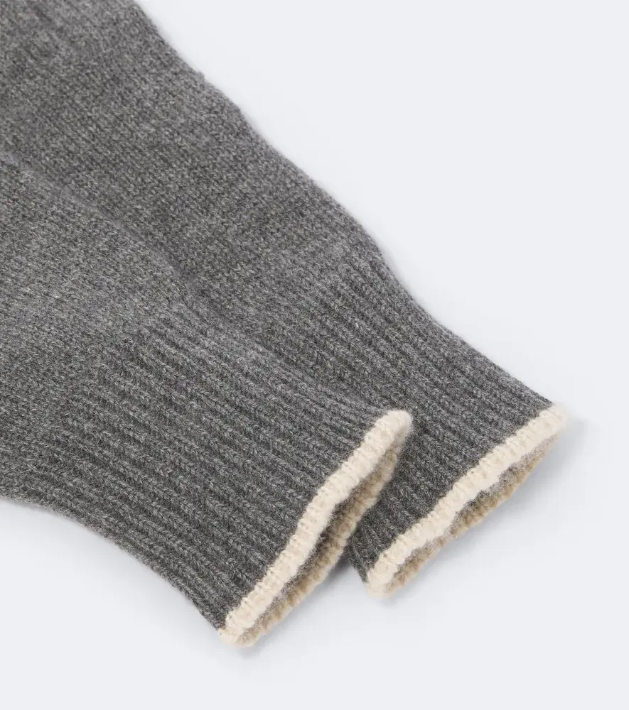 Brunello Cucinelli Cashmere gloves | Thumbnail 2 Brunello Cucinelli Cashmere gloves | Thumbnail 2