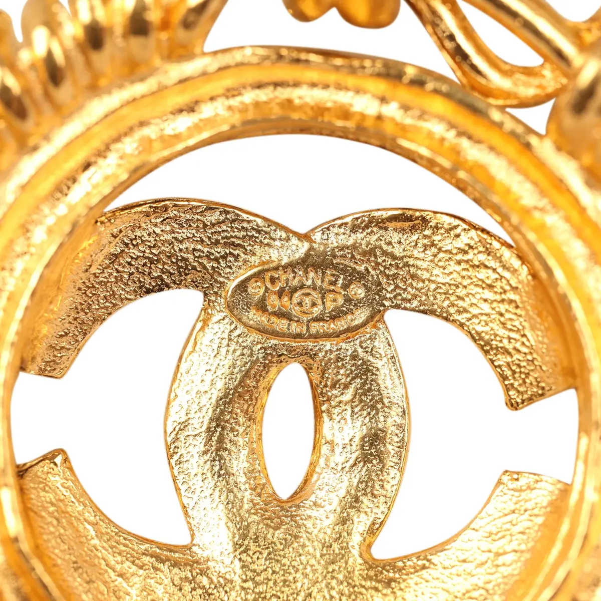 Chanel Vintage Chanel CC Medallion Chunky Chain Pendant Necklace Gold Plated Hardware | Thumbnail 6