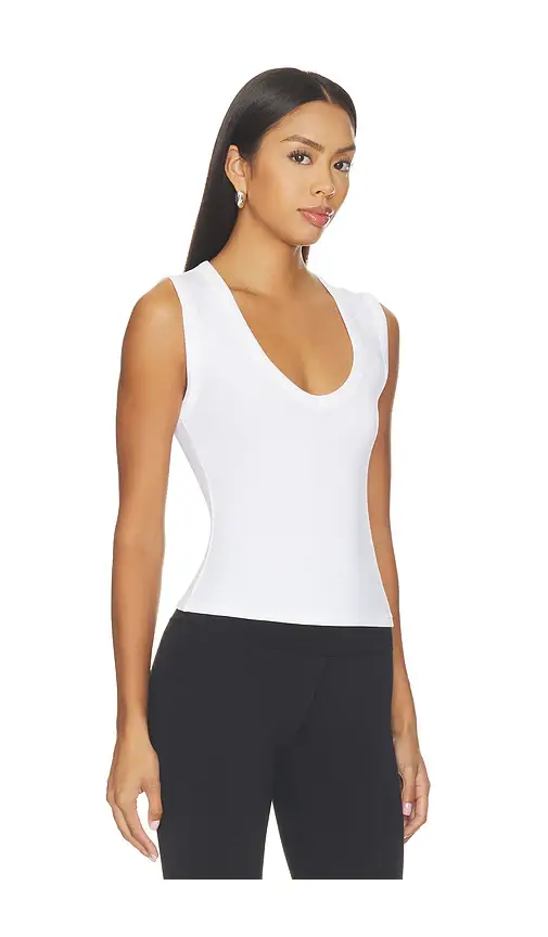 Vuori Feather Stretch Tank Top | Thumbnail 2 Vuori Feather Stretch Tank Top | Thumbnail 2
